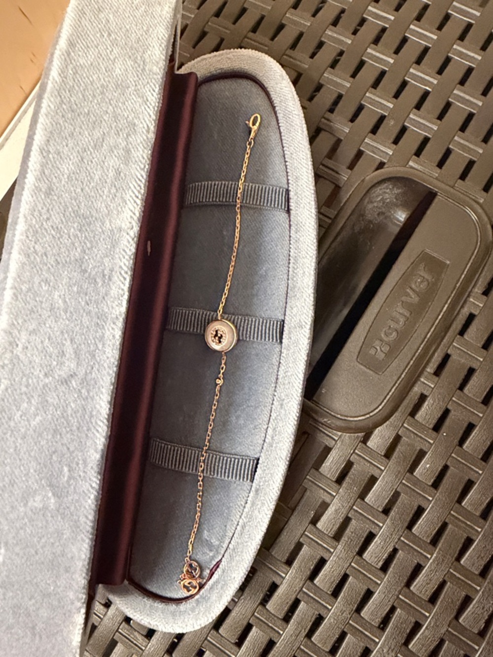 Gucci 18K Rose Gold Interlocking Mother of Pearl & Diamond Logo - Picture 4 of 6